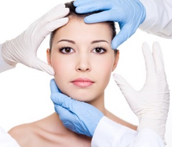 Dr. Edmund Kwan is a certified plastic surgeon in nyc